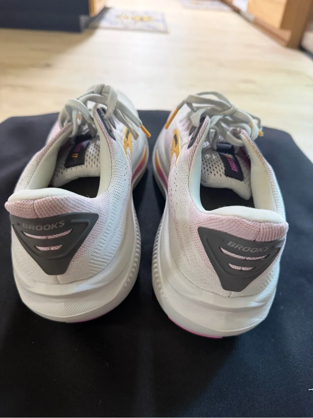 Brooks Ghost 17Women’s Gray Running Shoes Pink and Yellow Gradient Accents